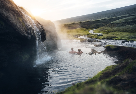 <p>Envie de voyager en Islande l'été prochain? Pourquoi ne pas profiter des meilleurs prix de la saison estivale!</p>
.