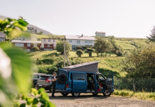 Vacances en camping dans les îles Féroé.
